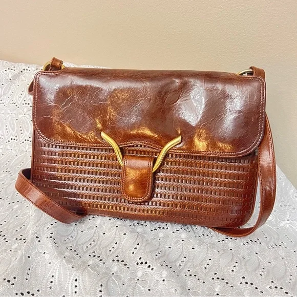 Vintage George Town Elegant Brown Leather Shoulder Bag/Crossbody - Picture 2 of 8
